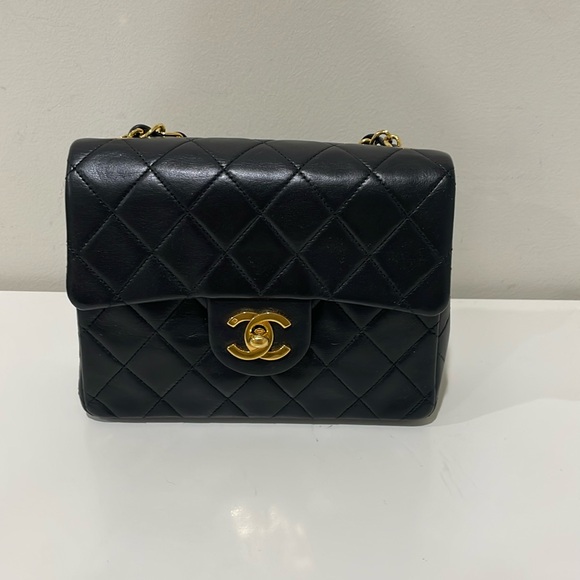 CHANEL VINTAGE BLACK MINI SQUARE flap lambskin 17cm 24k GOLD hardware - Picture 1 of 7